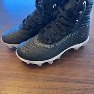 Under Armour Black Kids cleats like new
